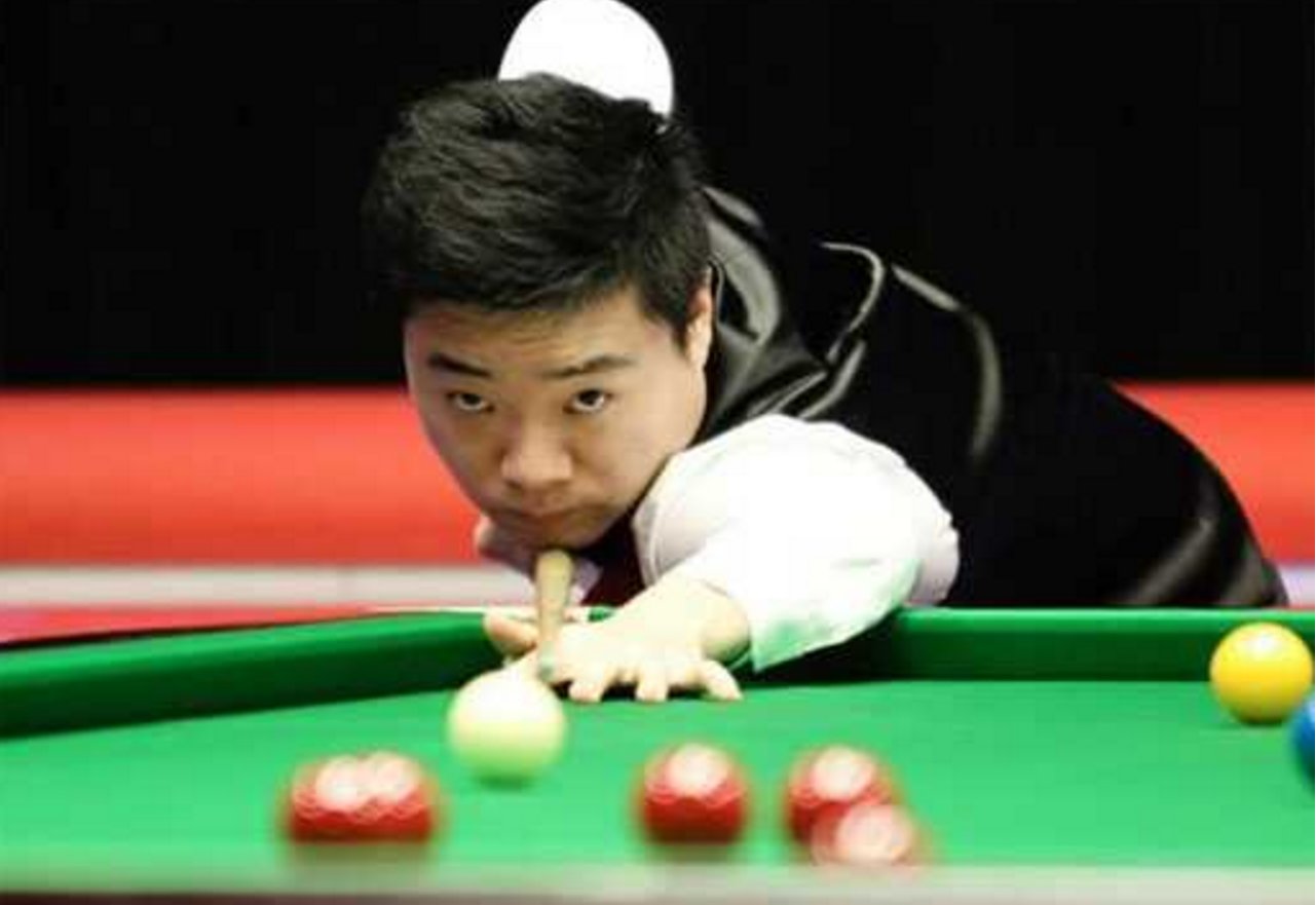 他的脚步移 他的脚步移